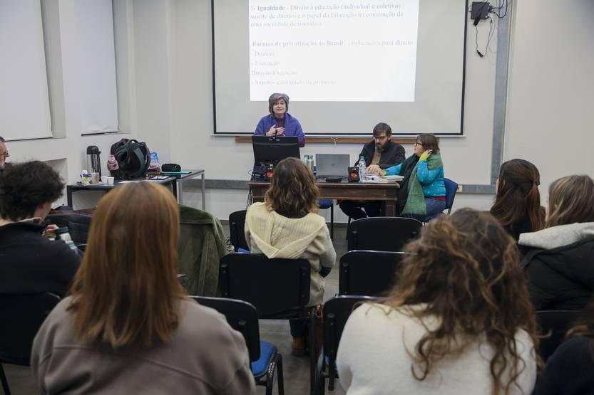 20250624 Seminario en Facultad de Humanidades abre