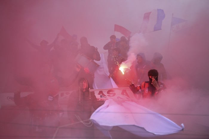 Hinchas de Nacional de Nueva Helvecia. (archivo, junio de 20259 · Foto: Ignacio Dotti