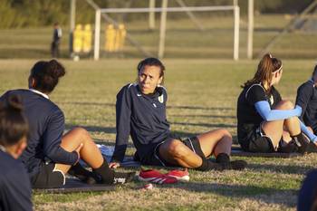 Entrenamiento de la selección uruguaya femenina, el 27 de junio, en el Complejo Danubio. · Foto: Rodrigo Viera Amaral