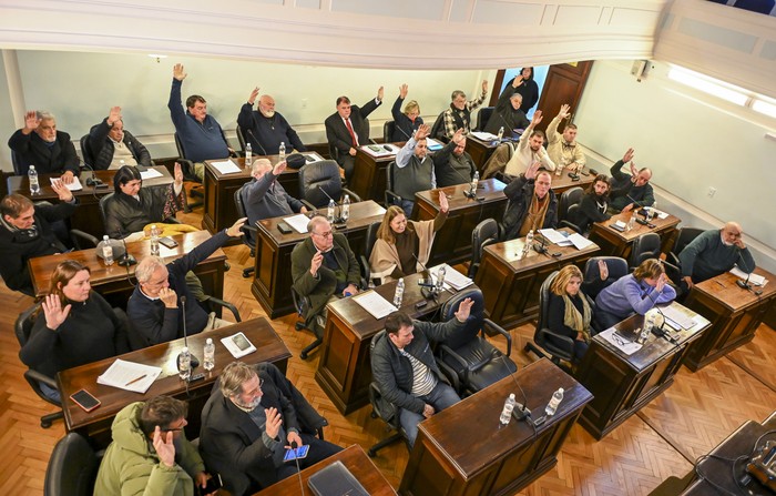 Votación de la Junta Departamental de Colonia para la donación modal del predio de la ex Sudamtex para la instalación de la Udelar . · Foto: Ignacio Dotti