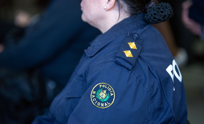 Foto principal del artículo 'Es falso que mujer policía se encuentra internada en CTI por ser “atacada ferozmente por sindicalistas”' · Foto: Gianni Schiaffarino