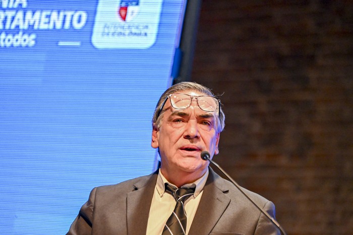 Guillermo Rodríguez el 10 de julio, durante el acto de asunción como Intendente de Colonia, en el Centro Cultural AFE. · Foto: Ignacio Dotti Guillermo Rodríguez el 10 de julio, durante el acto de asunción como Intendente de Colonia, en el Centro Cultural AFE. · Foto: Ignacio Dotti