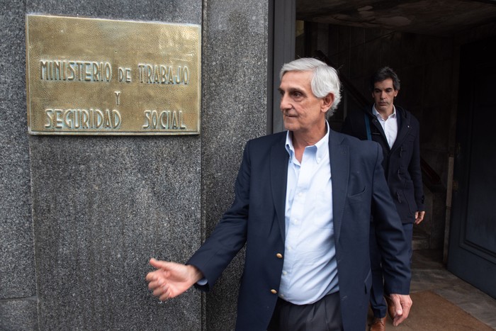 Gabriel Fernández, presidente de Conaprole, tras la reunión convocada por el Ministerio de Trabajo y Seguridad Social, el día 14 de Julio, en la sede del ministerio. · Foto: Gianni Schiaffarino