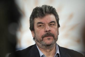 Mario Layera en rueda de prensa, el 21 de julio, en el edificio anexo del Palacio Legislativo. · Foto: Alessandro Maradei