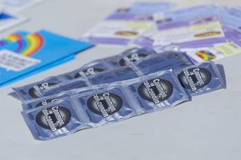Segunda jornada de la Semana por la Eliminación de las Infecciones de Transmisión Sexual, el 29 de julio, en la explanada de la Intendencia de Montevideo. · Foto: Rodrigo Viera Amaral