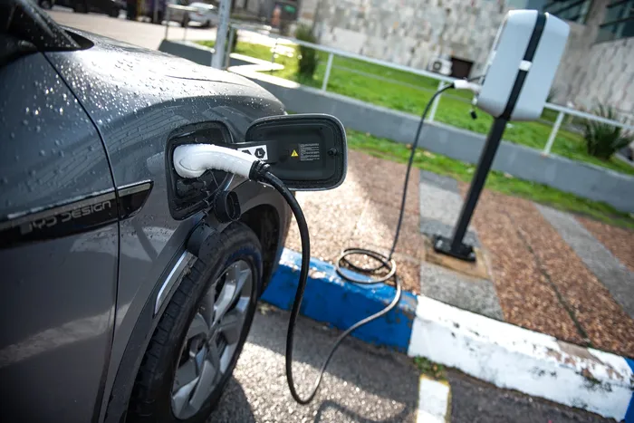 Foto principal del artículo 'Ortuño apuntó a “mantener niveles de incentivo” para los autos eléctricos de menor costo y el transporte colectivo' · Foto: Gianni Schiaffarino
