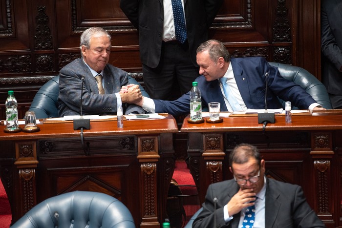 Luis Alberto Heber y Álvaro Delgado, el 5 de agosto, en el Cámara de Senadores. · Foto: Gianni Schiaffarino
