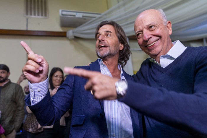 Luis Lacalle Pou y Javier García, el 6 de agosto, en el Centro Pontevedrés. · Foto: Rodrigo Viera Amaral
