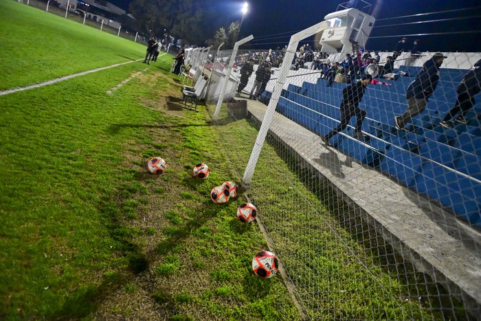 Partido por Copa AUF Uruguay, en el estadio de Nacional de Nueva Helvecia (archivo, agosto de 2025). · Foto: Ignacio Dotti