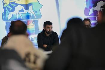 Enrique Méndez durante el Plenario Nacioanl de la FTIL en el Club Colonia de Florencio Sánchez. · Foto: Ignacio Dotti
