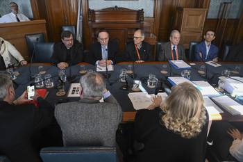 Rectores de universidades privadas en la Comisión de Educación y Cultura del Senado. · Foto: Guillermo Legaria