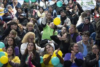 Primer sorteo anual de cupos del MVOT, el 15 de agosto, en el Club Atenas del barrio Palermo. · Foto: Alessandro Maradei