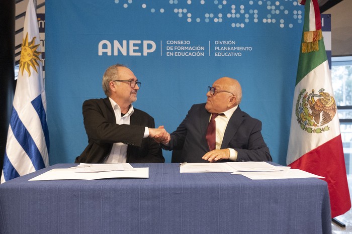 Walter Fernández Val y Freddy Espadas, el 18 de agosto, en la Torre de las Telecomunicaciones. · Foto: Alessandro Maradei