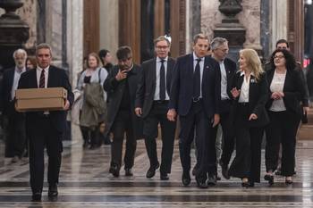 Jorge Polgar, Martín Vallcorba, Gabriel Oddone, Rodrigo Arim, Carolina Cosse y Adriana Arosteguiberry, el 31 de agosto, en el Parlamento. · Foto: Alessandro Maradei