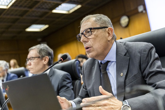 Gabriel Oddone, en la Comisión de Hacienda de diputados, el 5 de setiembre, en el Parlamento. · Foto: Rodrigo Viera Amaral