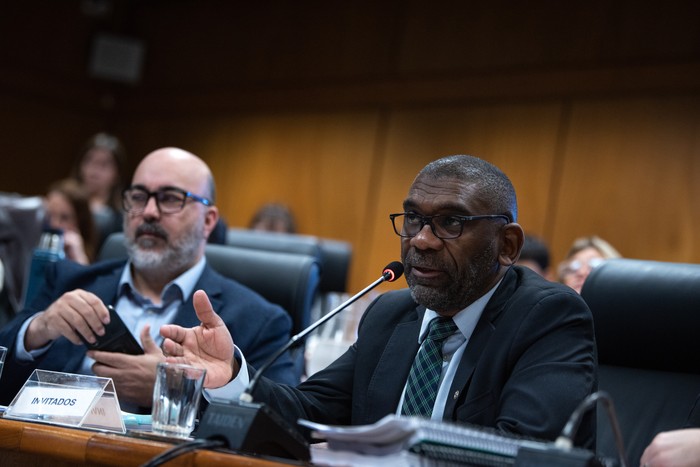 Alejandro Nario y Edgardo Ortuño, el 17 de setiembre, en la comisión de Presupuestos Integrada con Hacienda. · Foto: Gianni Schiaffarino