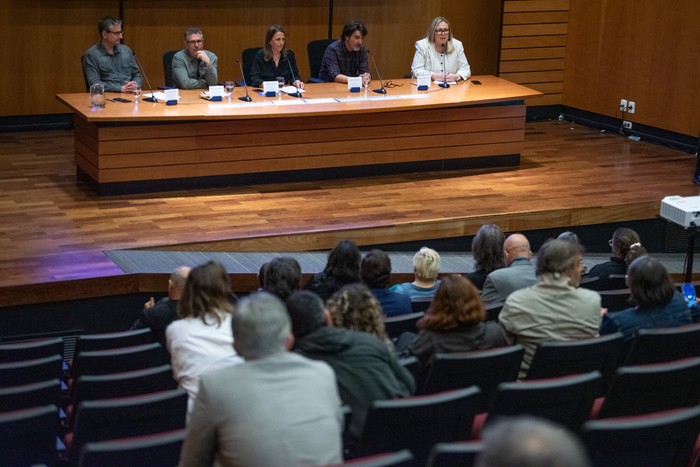 Jorge Temponi, Diego Fernández, Virginia Hinze, César Troncoso y Giselda Previtali, durante el Lanzamiento de la Academia de Artes y Ciencias Cinematográficas del Uruguay, el 17 de setiembre, en el anexo de la Torre Ejecutiva. · Foto: Gianni Schiaffarino