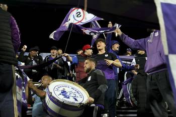 Hinchas de Defensor Sporting en el estadio Luis Franzini. (archivo, mayo de 2025) · Foto: Rodrigo Viera Amaral
