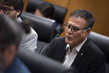 Pablo Siris en la comisión parlamentaria. · Foto: Gianni Schiaffarino