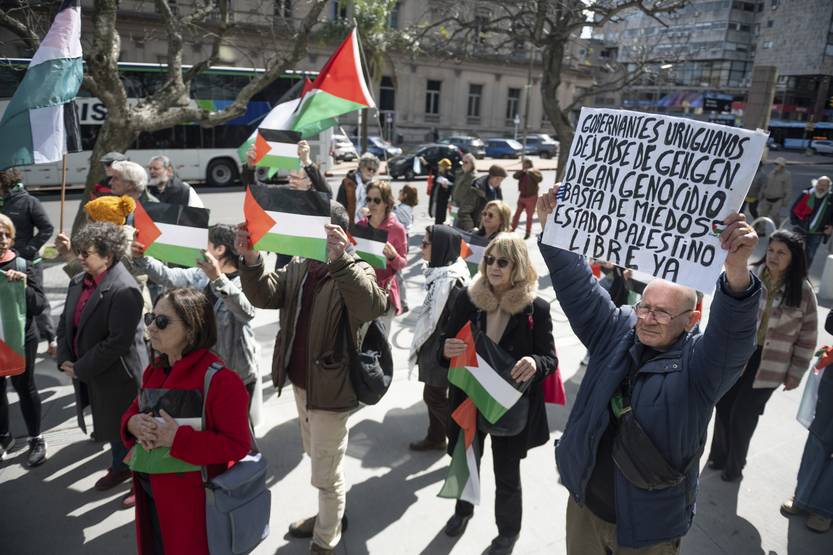 20250925 pol judios uruguayos2