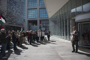 Movilización en Torre Ejecutiva. · Foto: Gianni Schiaffarino