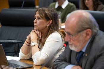 Ana María Ferraris y Alfredo Asti, el 29 de setiembre, durante la Comisión de Presupuestos integrada con la de Hacienda de la Cámara de Diputados, en el edificio anexo del Palacio Legislativo. · Foto: Gianni Schiaffarino