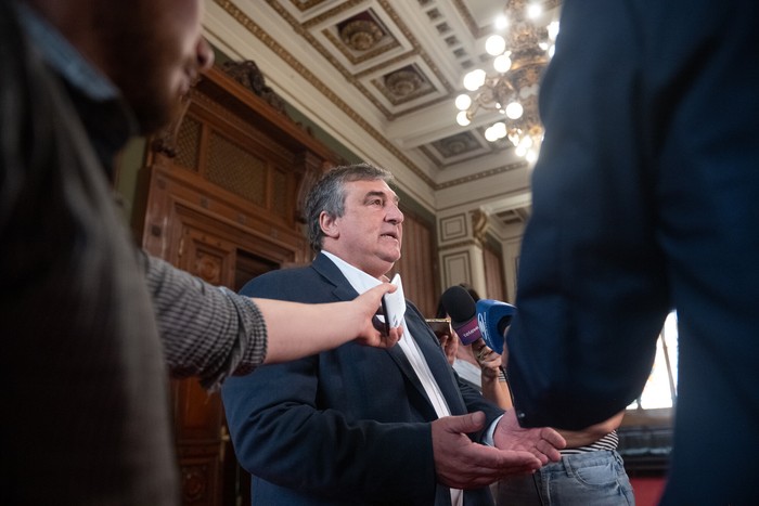Sergio Botana, el 2 de octubre, en rueda de prensa en el Palacio Legislativo. · Foto: Gianni Schiaffarino