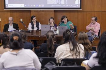Conversatorio sobre violencia vicaria y femicida, el 2 de octubre, en el aula magna de la Facultad de Psicología. · Foto: Rodrigo Viera Amaral