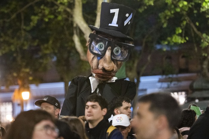 Concentración en plaza Cagancha, por el Día Mundial de Los Sin Techo. · Foto: Alessandro Maradei