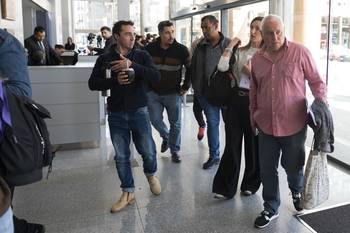 Dirigentes del sindicato de la AOEC, el 7 de octubre, tras reunirse con el presidente Orsi en Torre Ejecutiva. · Foto: Alessandro Maradei