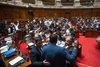 Durante una votación, el 9 de octubre, en la Cámara de Representantes. · Foto: Gianni Schiaffarino