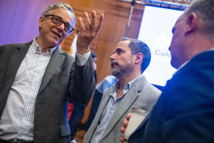 Rodrigo Arim y Hugo Bai en la Torre Ejecutiva. Foto: Gianni Schiaffarino (archivo, octubre de 2025)