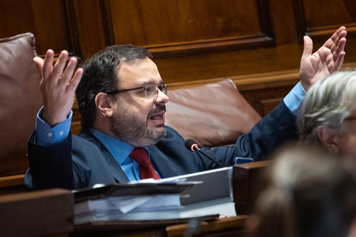 Felipe Schipiani, durante la sesión especial de la Cámara de Representantes, el 13 de octubre, en el Palacio Legislativo. · Foto: Gianni Schiaffarino