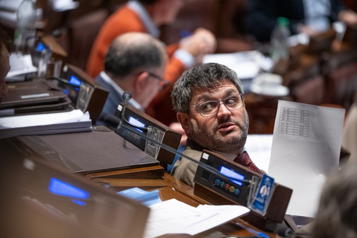 Adrián Juri en el Parlamento (archivo, octubre de 2025). · Foto: Gianni Schiaffarino