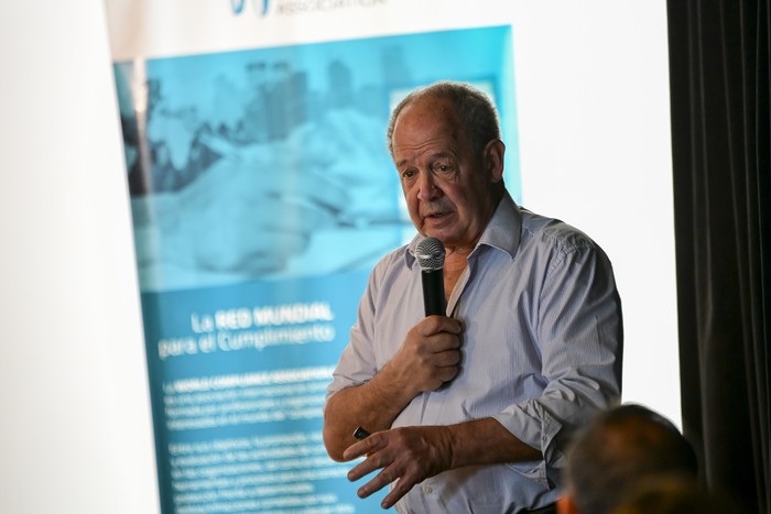 Ricardo Gil Iribarne, el 15 de octubre en Colonia. · Foto: Ignacio Dotti Ricardo Gil Iribarne, el 15 de octubre en Colonia. · Foto: Ignacio Dotti