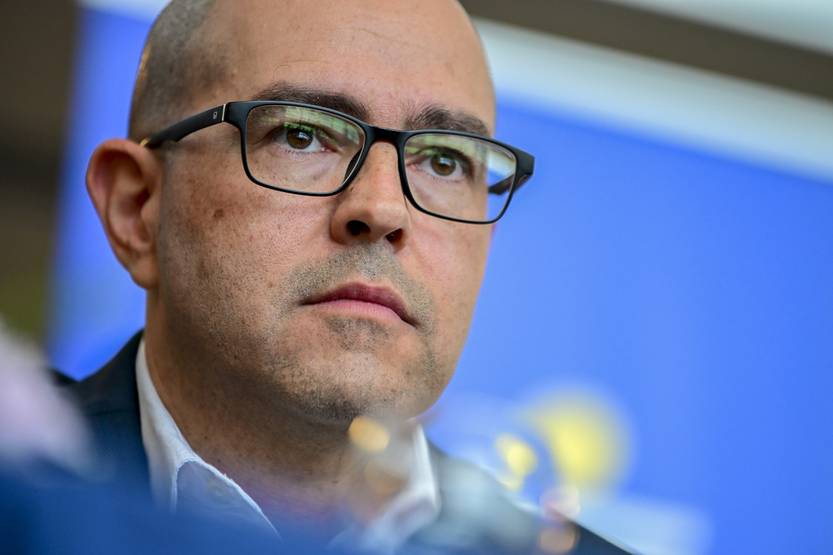 20251028 pol  pacha s> danza