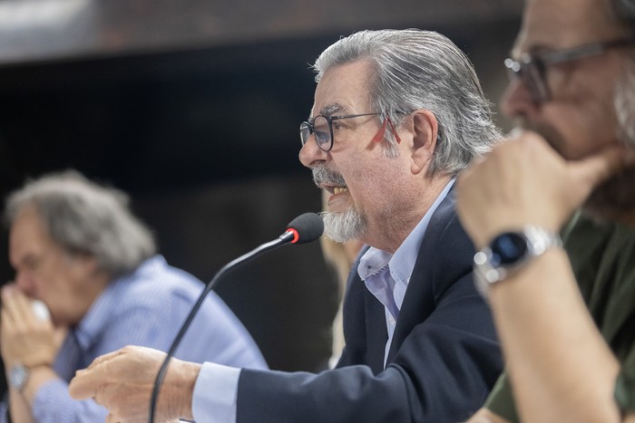 Gustavo Zubia (c), ayer, durante el Ciclo de Conferencias 2025 “La Justicia y el Estado de Derecho”. · Foto: Rodrigo Viera Amaral