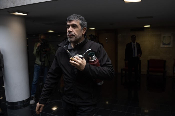 Óscar Andrade, en el edificio anexo del Palacio Legislativo (archivo, octubre de 2025). · Foto: Gianni Schiaffarino
