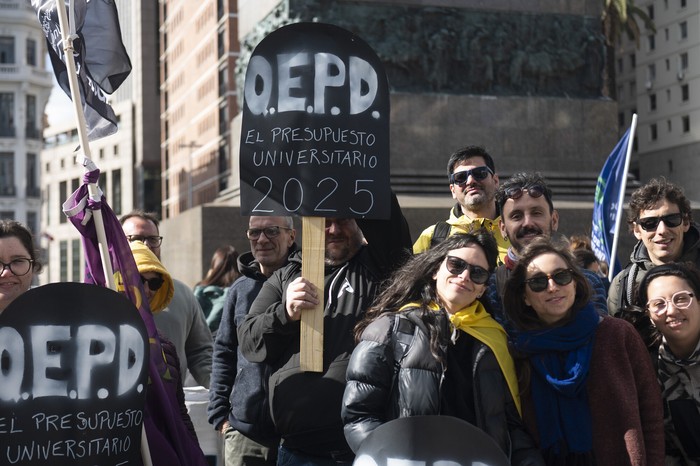 Movilización de Intergremial Univesitaria, frente a Torre Ejecutiva. (archivo) · Foto: Alessandro Maradei