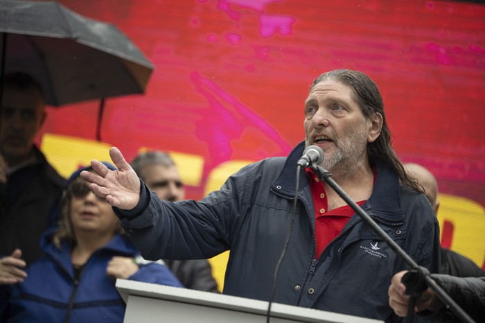 Álvaro Macedo en el acto del Pit - Cnt. · Foto: Gianni Schiaffarino