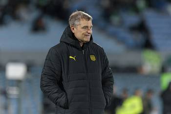 Diego Aguirre, el 29 de octubre, en el estadio Centenario. · Foto: Rodrigo Viera Amaral