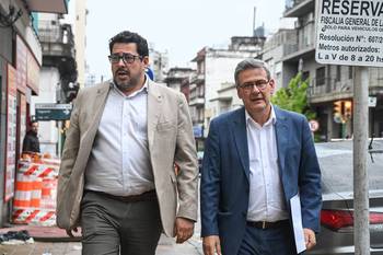 Alejandro Sánchez y Jorge Díaz, el 24 de octubre, durante la presentación de la denuncia penal en Fiscalía. · Foto: Guillermo Legaria