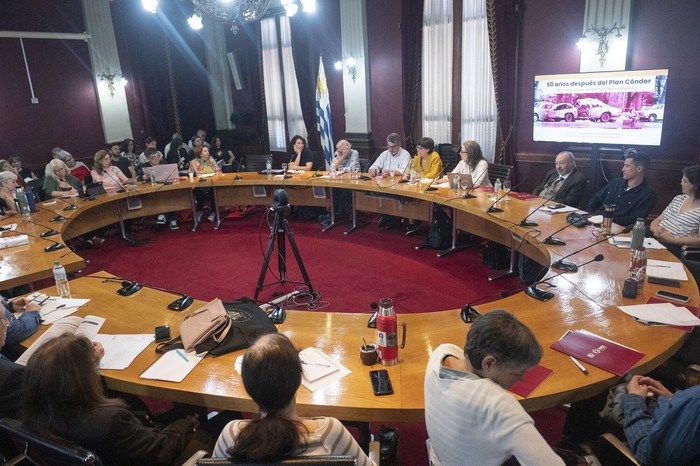 Charla sobre La herencia de la Operación Cóndor, el 3 de octubre, en la sala Maggiolo de la UdelaR. · Foto: Alessandro Maradei