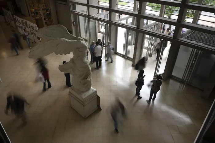 Facultad de Arquitectura, el 12 de noviembre de 2025. · Foto: Gianni Schiaffarino