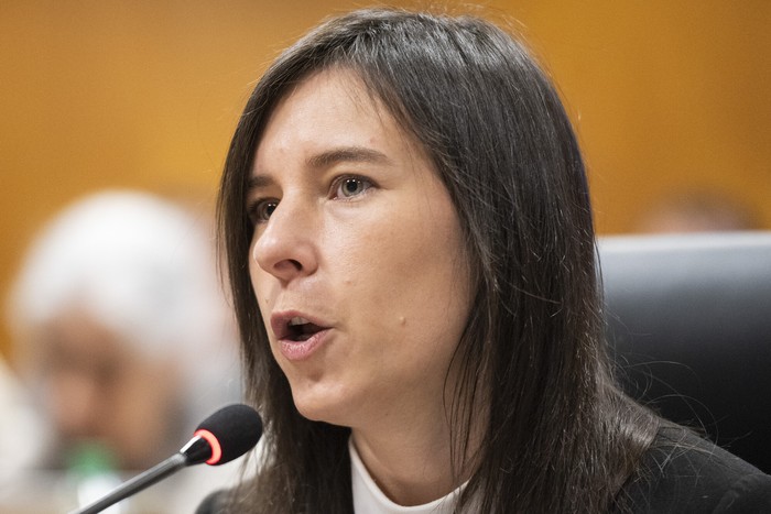 Valeria Larnaudie, rectora de UTEC, el 13 de noviembre, en Comisión del Senado. · Foto: Alessandro Maradei