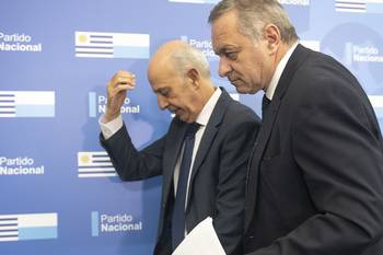 Javier García y Álvaro Delgado, el 17 de noviembre, en la casa del Partido Nacional. · Foto: Gianni Schiaffarino