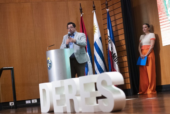 El secretario de Presidencia, Alejandro Sánchez, durante la conferencia en el anexo de Torre Ejecutiva. · Foto: Alessandro Maradei