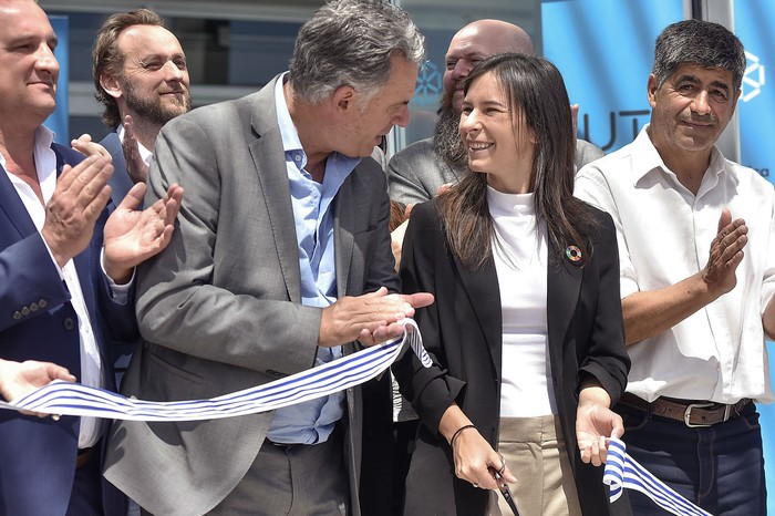Daniel Ximénez, Yamandú Orsi, Valeria Larnaudie y Javier Umpiérrez, el 17 de noviembre, en Minas. · Foto: Fernando Morán