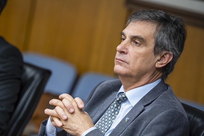 Álvaro García, el 19 de noviembre, en la Comisión Especial de frontera con la República Argentina, en el Parlamento. · Foto: Gianni Schiaffarino