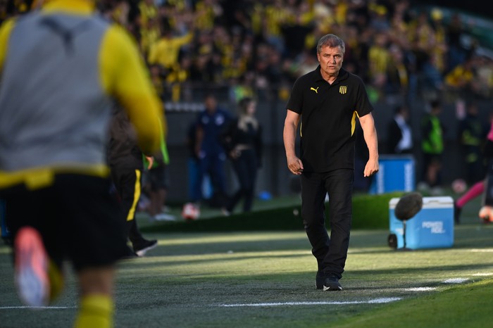 Diego Aguirre, el 23 de noviembre, en el estadio Campeón del Siglo. · Foto: Alessandro Maradei